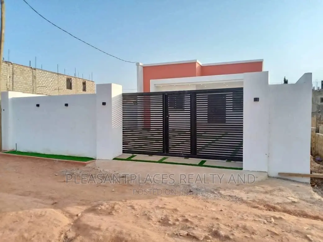 3bdrm House in Pleasantplaces, Lake Side Estate for sale
