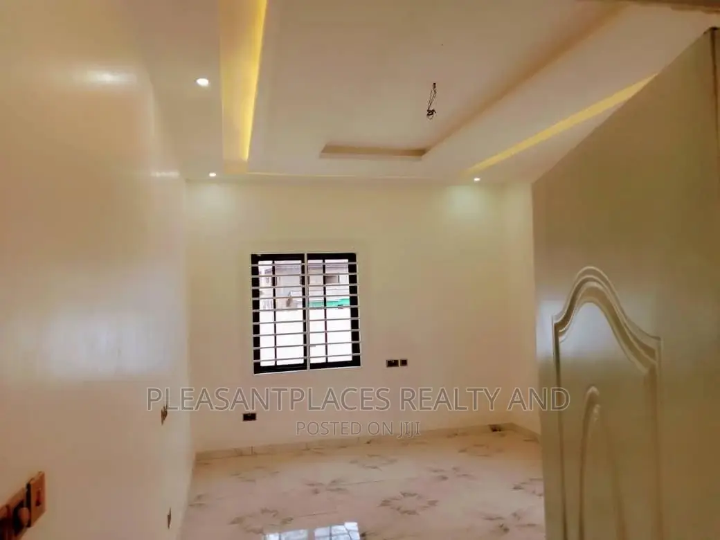 3bdrm House in Pleasantplaces, Lake Side Estate for sale
