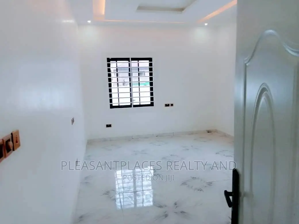 3bdrm House in Pleasantplaces, Lake Side Estate for sale