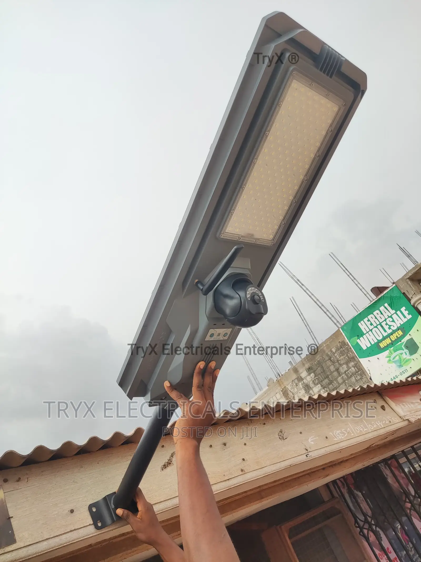 1200W (Starship) Solar Surveillance Street Light + 32GB SD