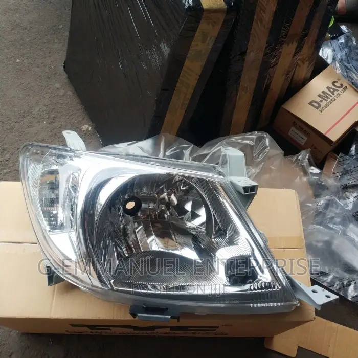 TOYOTA Hilux 2012-14 Head Light Depo Japan. Original.