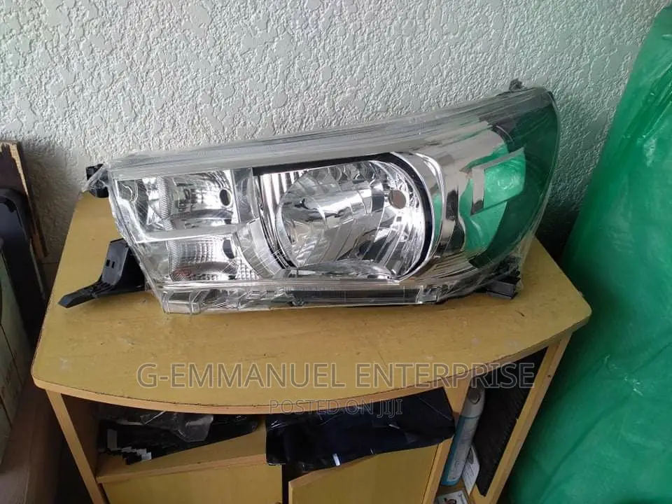 TOYOTA Hilux 2018-19 Head Light Depo Japan. Original.