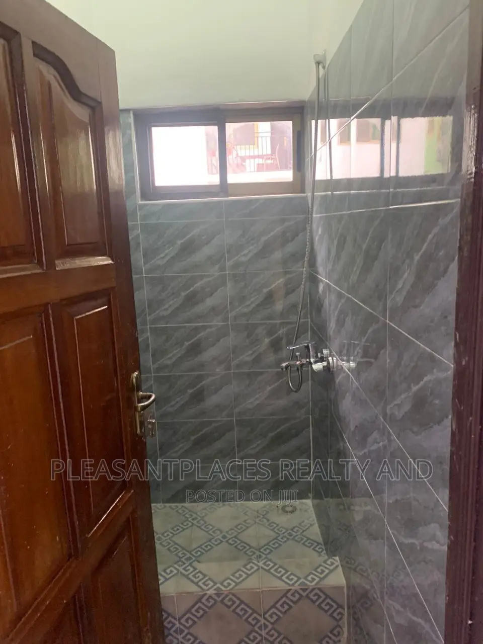 2bdrm Apartment in Pleasantplaces, Dzorwulu for rent