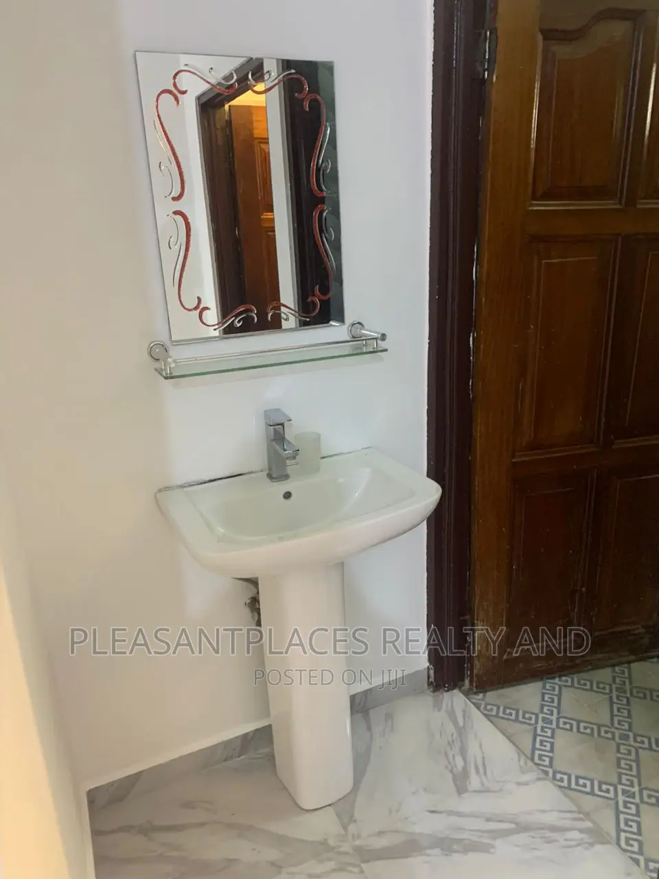 2bdrm Apartment in Pleasantplaces, Dzorwulu for rent