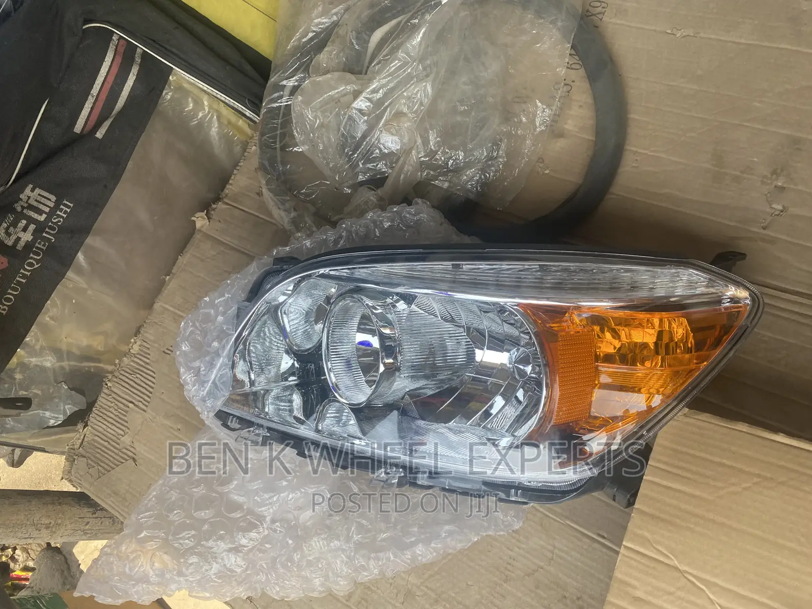 Toyota RAV4 2008-12 Headlights Pair