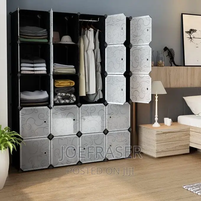 20 Cubes Plastic Wardrobe