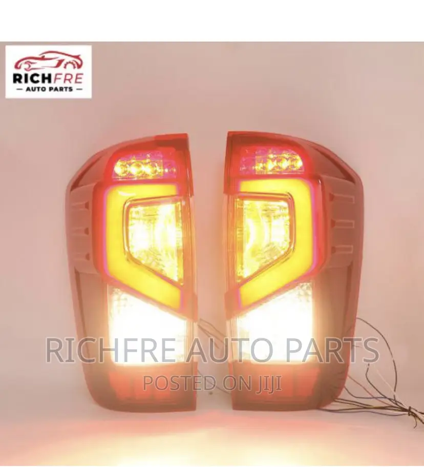 Nissan Navara 2021- 2023 Tail Light