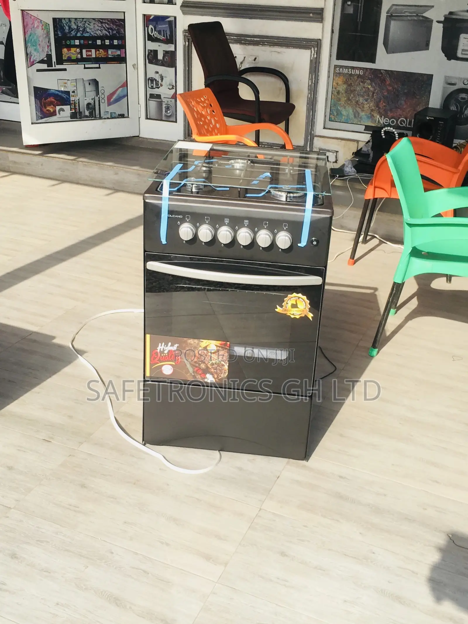 Black Oven With Grill 4 Gas Cooker 50x50 Volcano