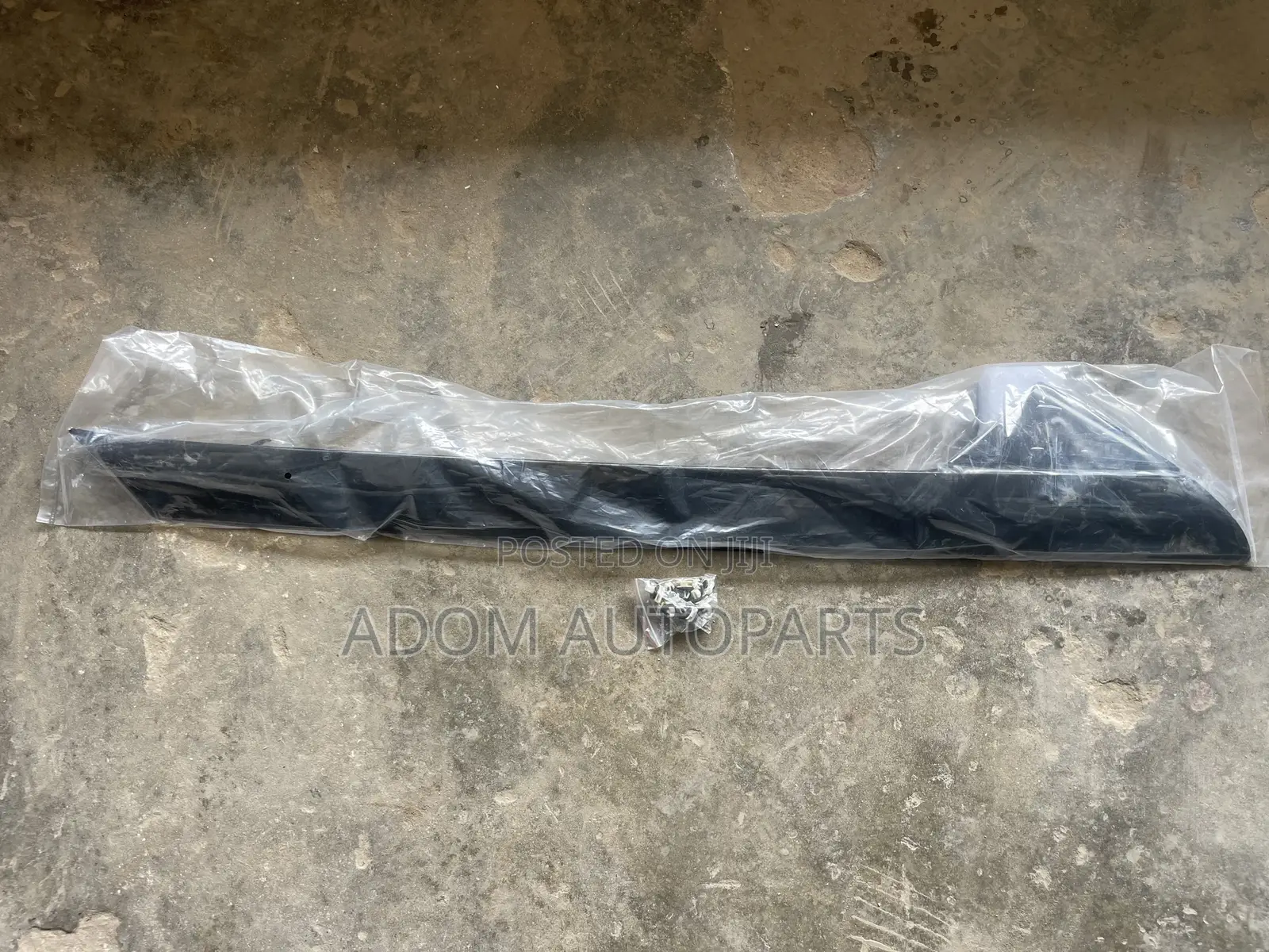 Ford Explorer Windscreen Moulding 2011 2012 2013