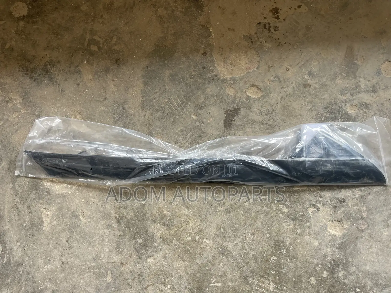 Ford Explorer Windscreen Moulding 2011 2012 2013