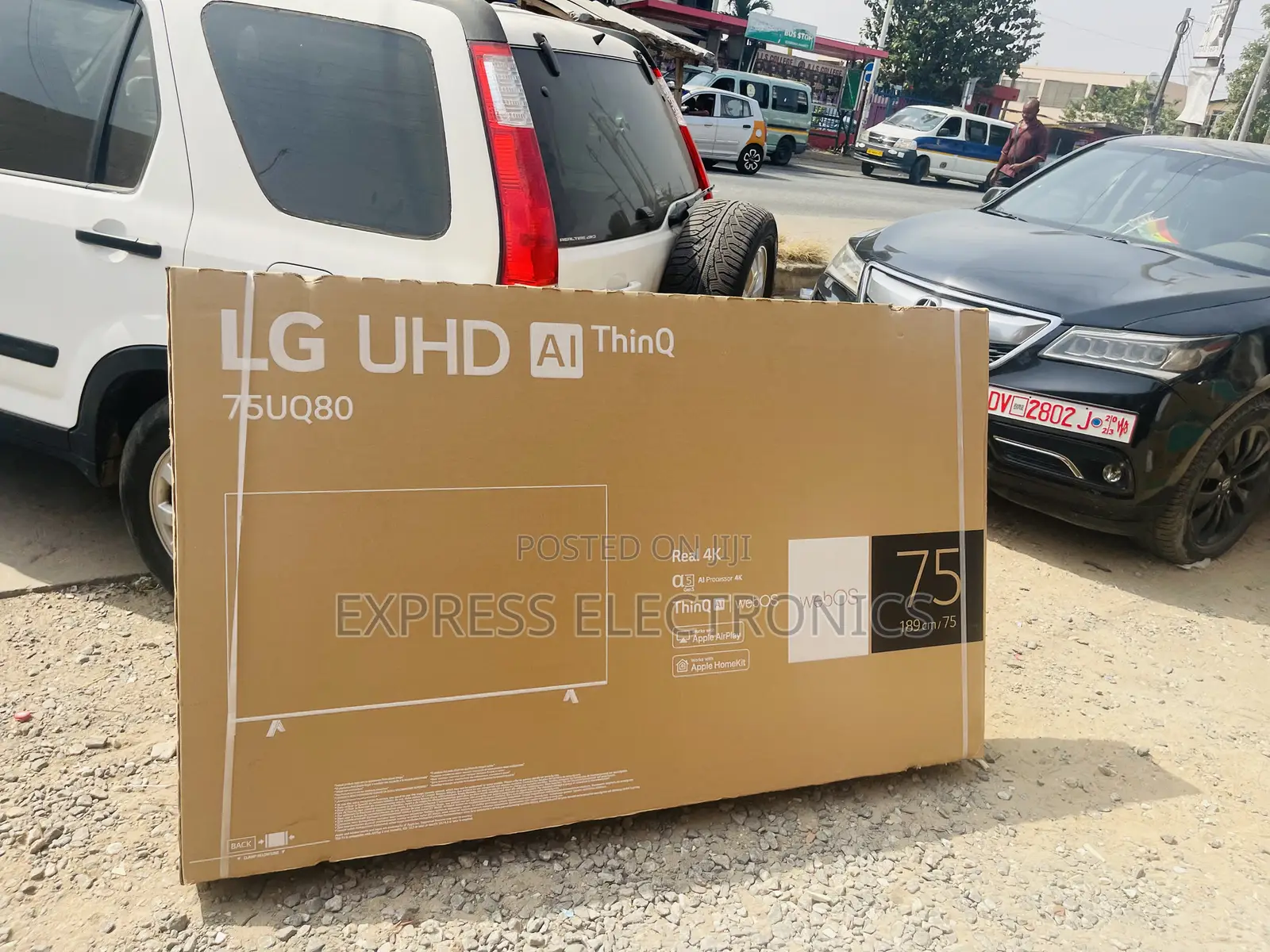 Dynamic UHD Smart 75”UQ80 Smart Glossy LED Screen