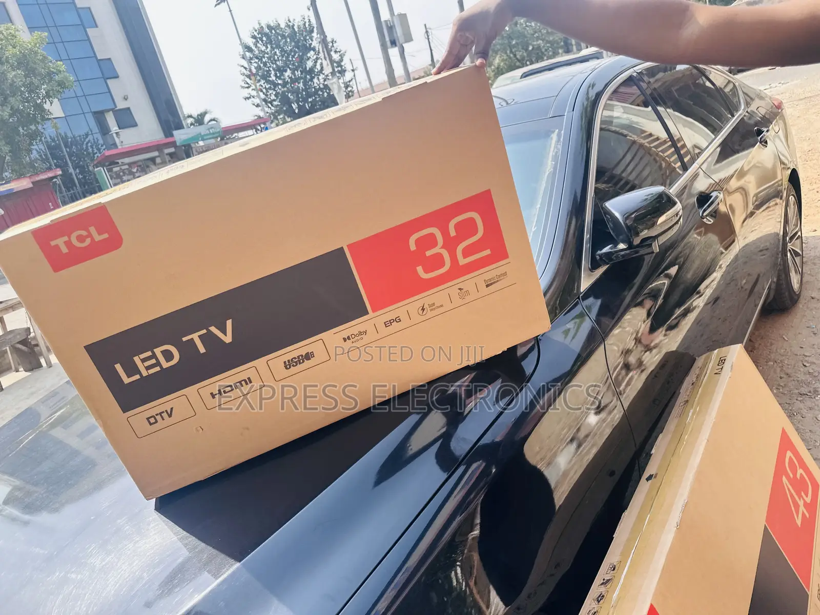 Vivid FHD Satellite 32S5400A TCL Tv.