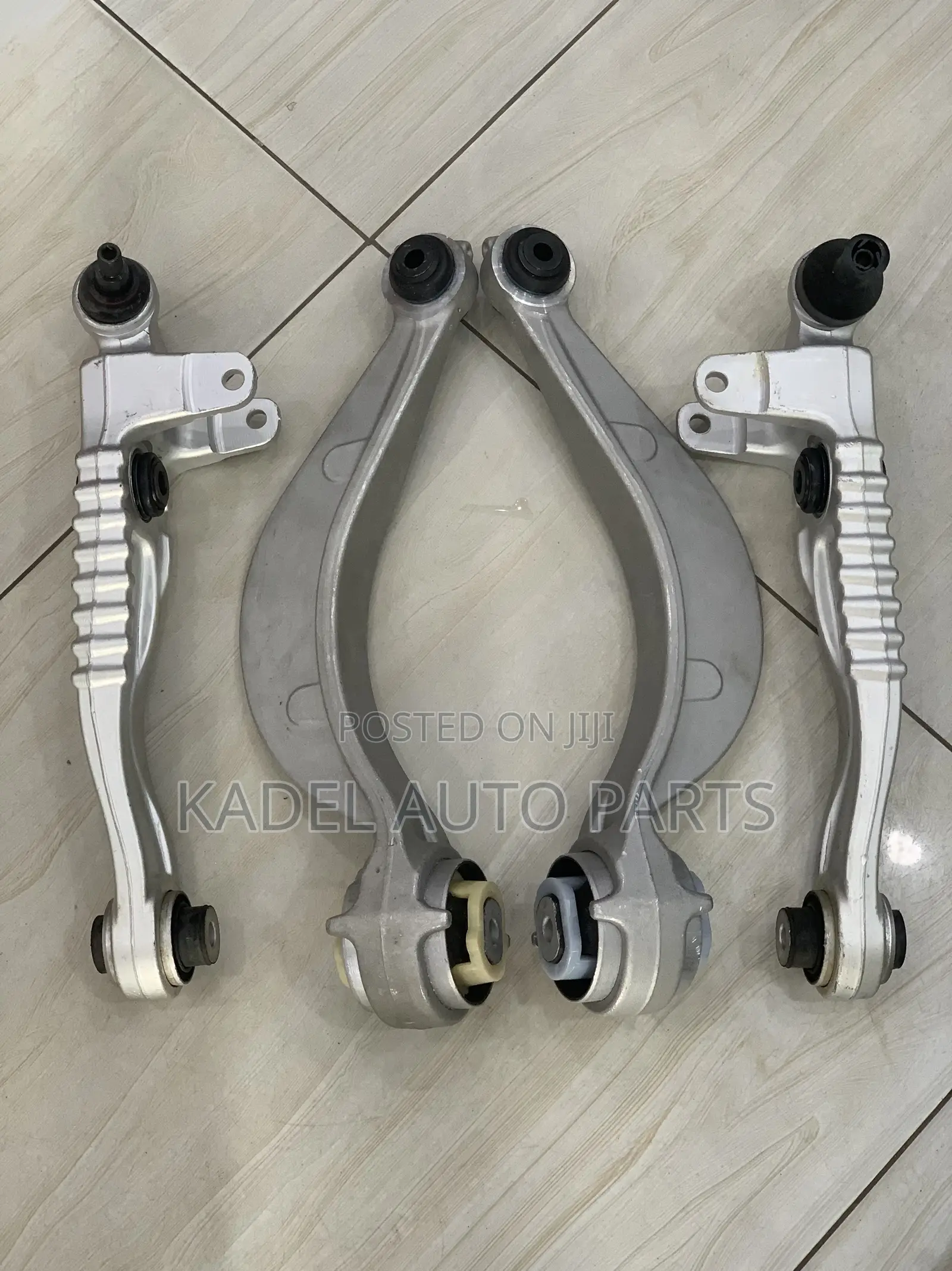 Range Rover Velar Control Arm / Lower Arm Set