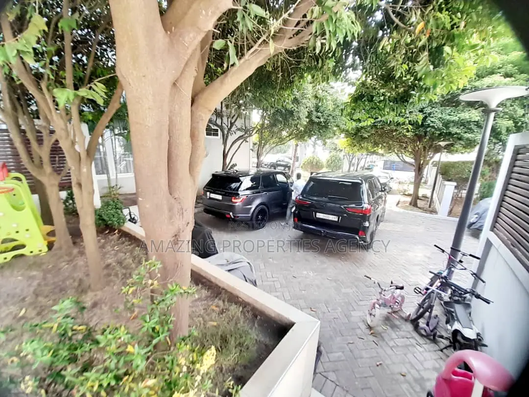 4bdrm House in Airport Residential Area for sale