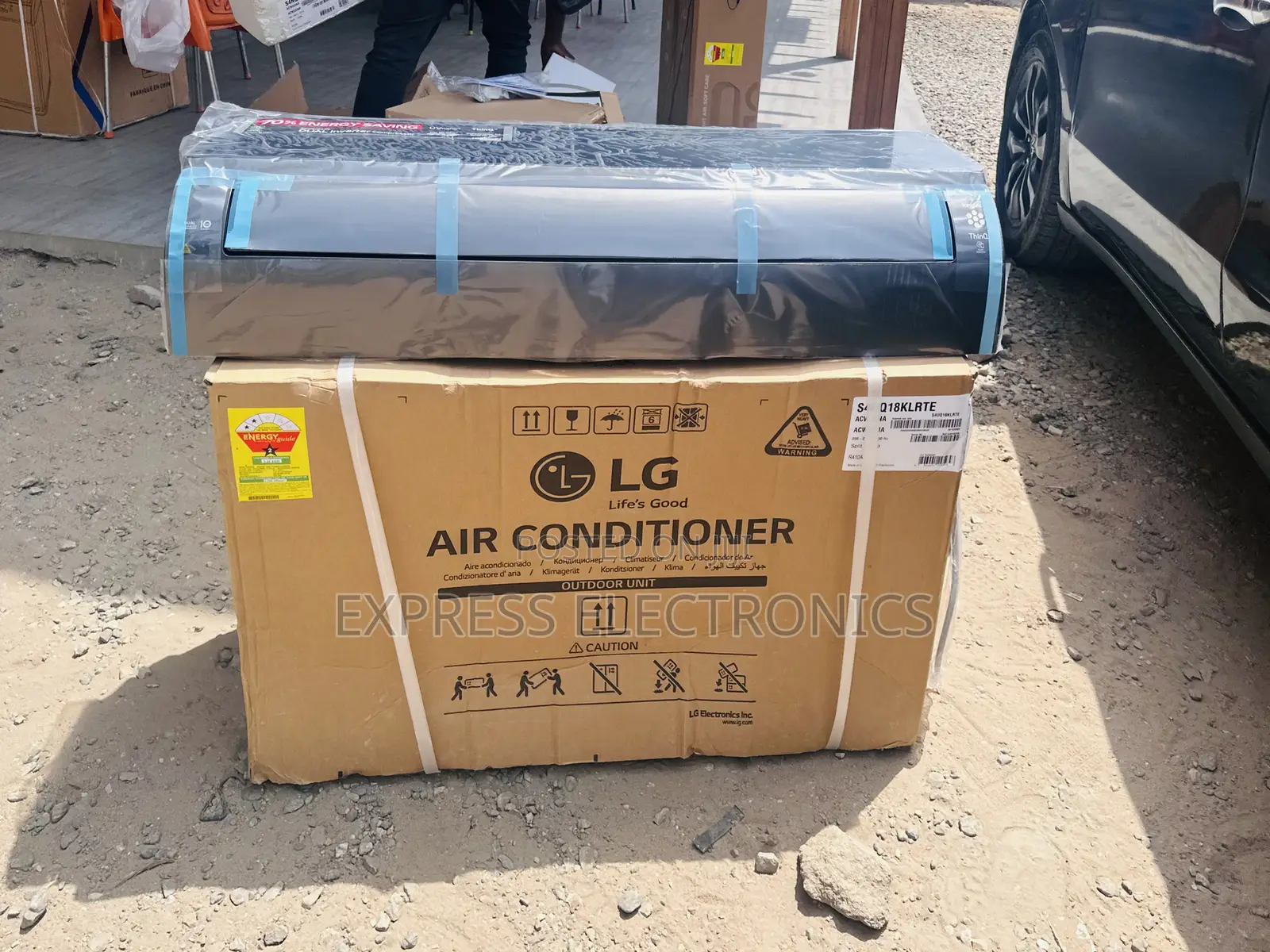 Sleep Mode LG Dual Inverter Artcool 2.0hp AC Black