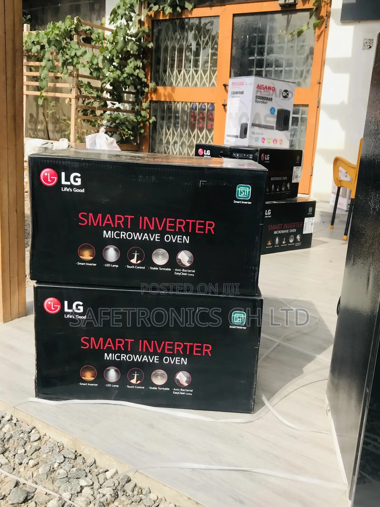 Smart Inverter 42 Liters LG Countertop MH8265CIS Microwave