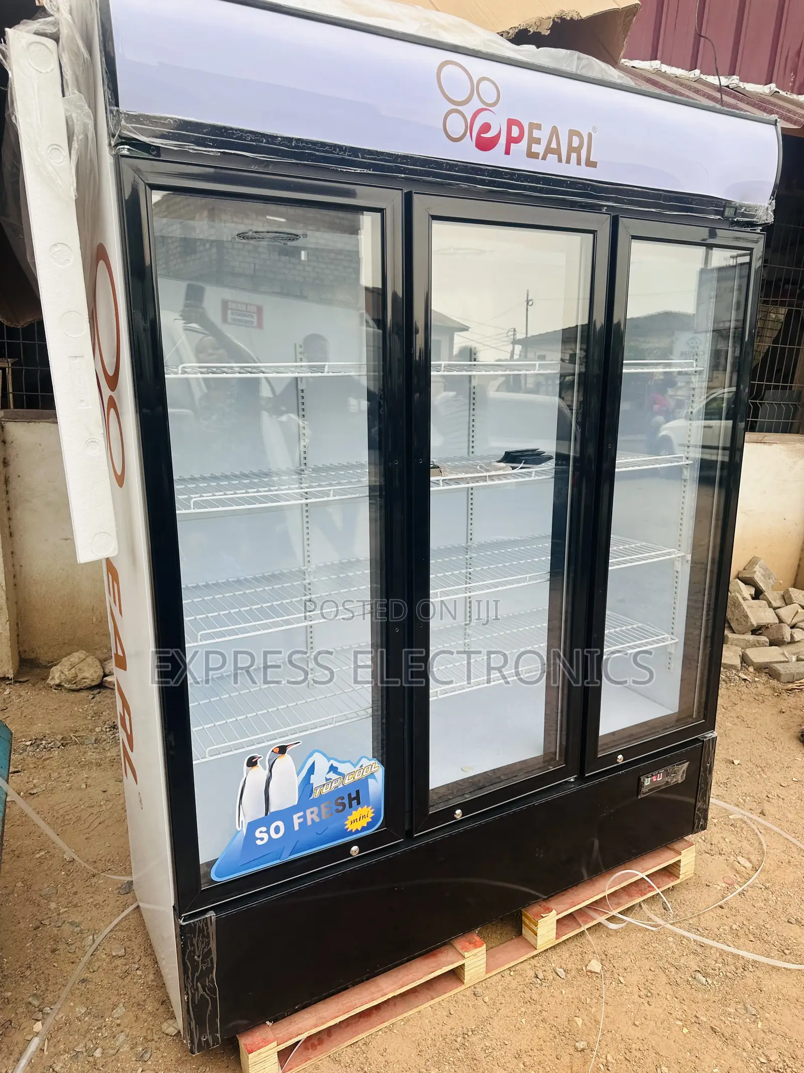 Vertical Display Fridge Pearl PVC-150