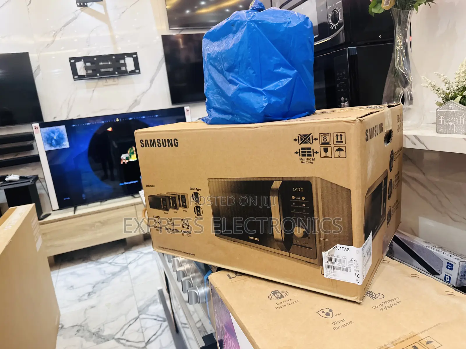 Brand New Samsung Microwave Oven Ms23f301tas