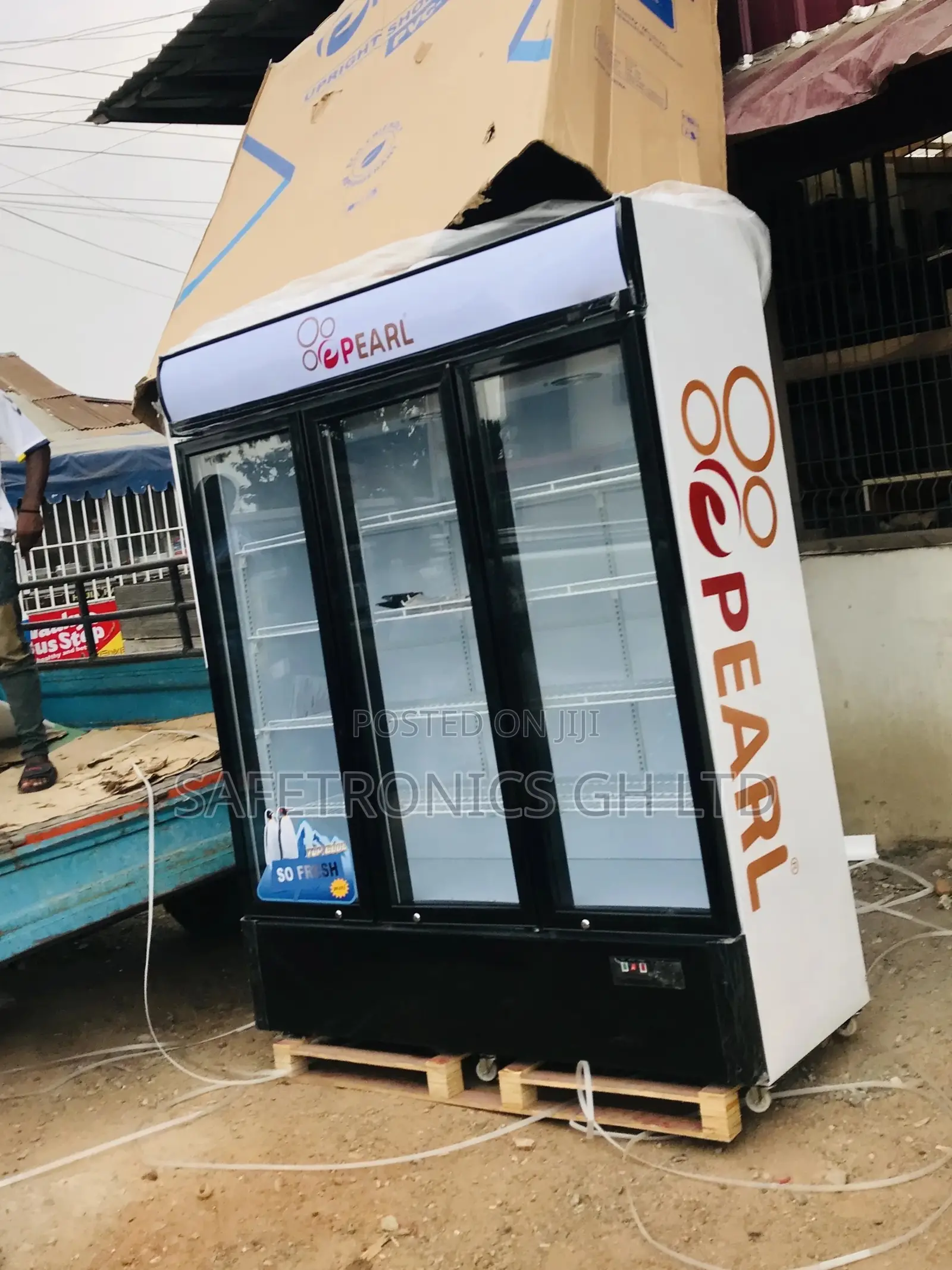 Pearl Display Electric PVC-150 3 Glass Doors Fridge