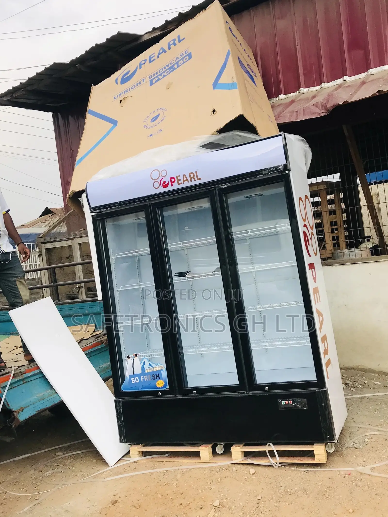 Reliable Pearl PVC-150 Display Glass 3 Doors Electric