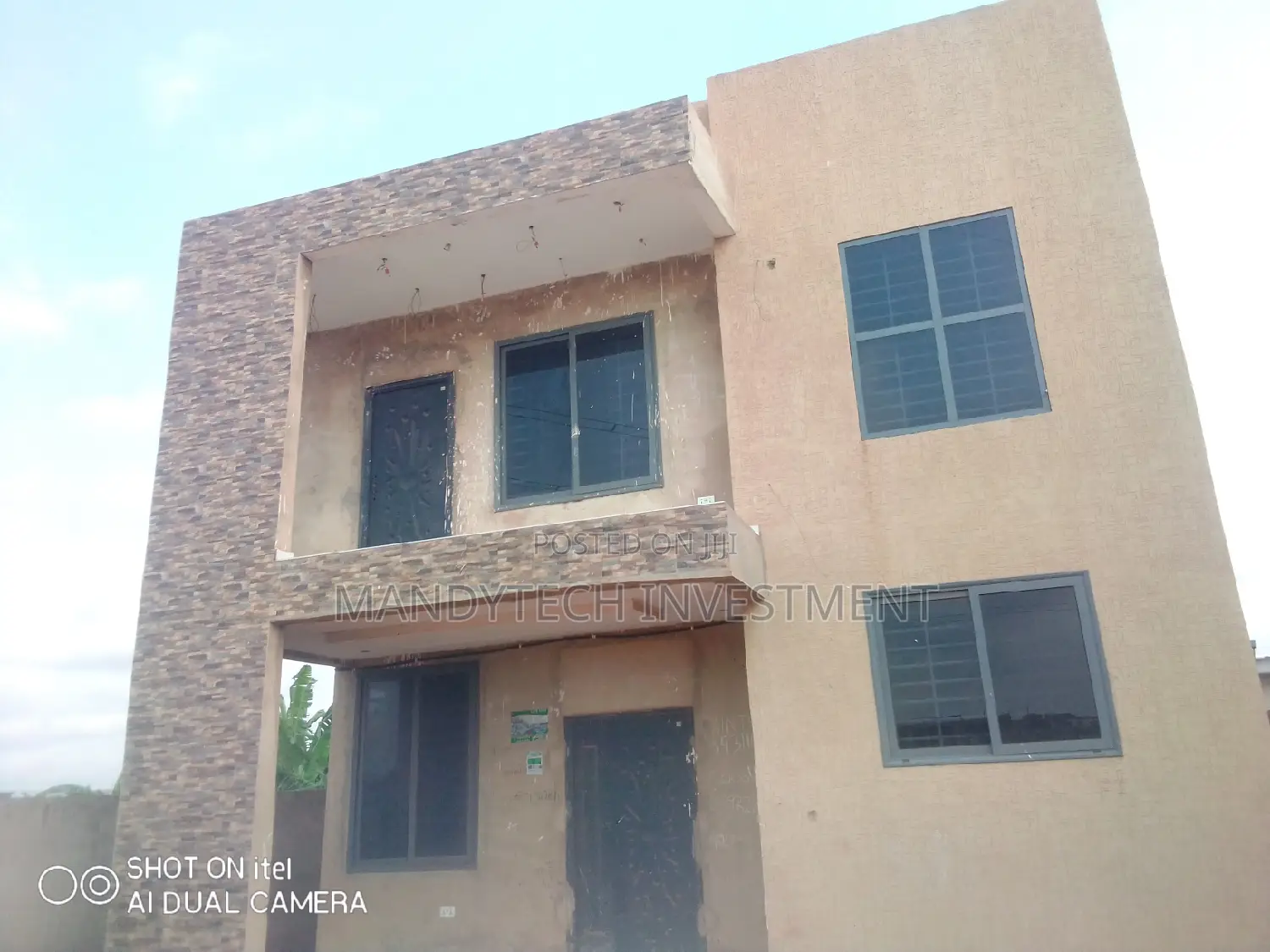 3bdrm Duplex in School Junction for sale