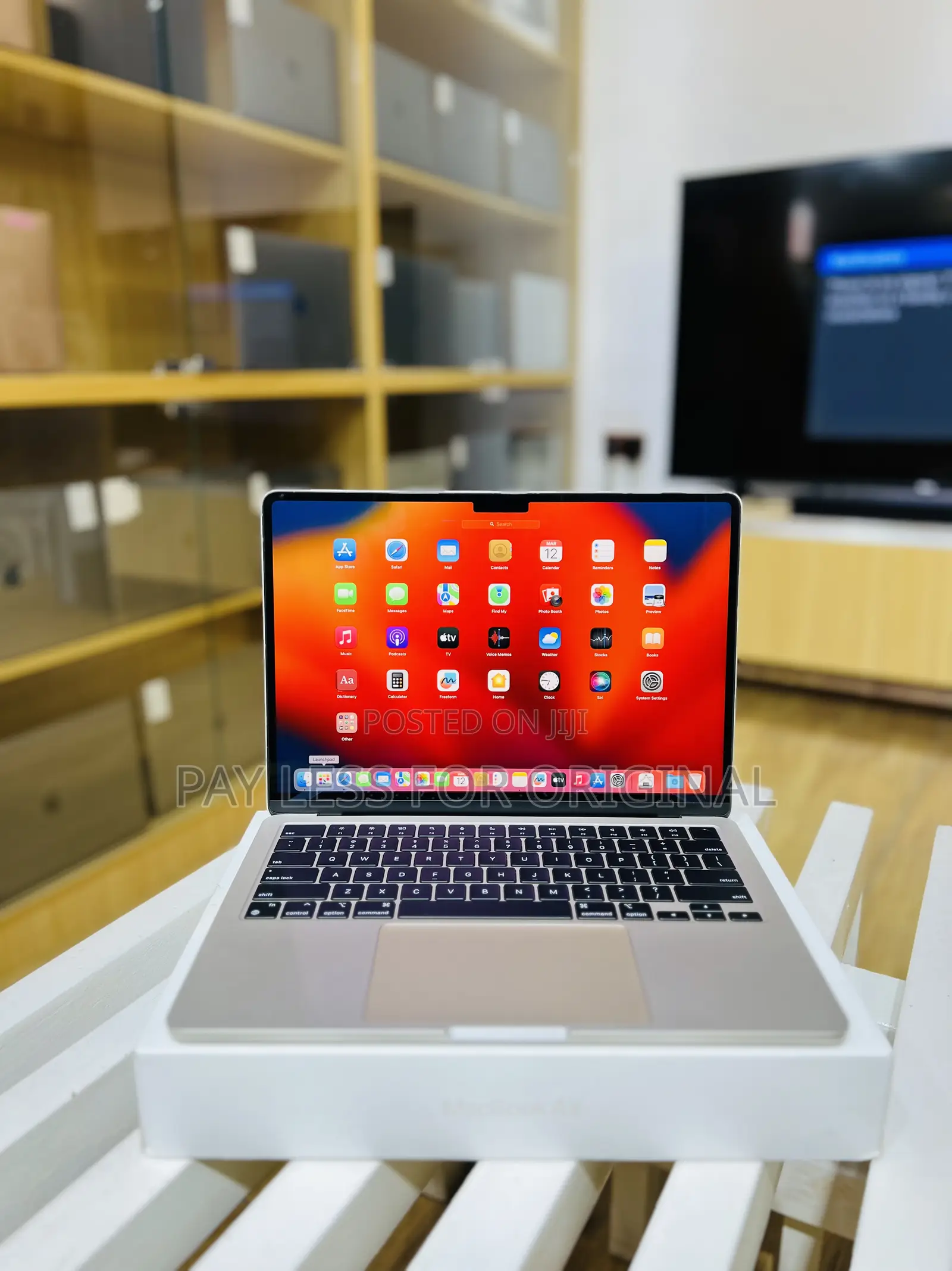 New Laptop Apple MacBook Air 2022 M2 8GB Apple M2 SSD 256GB
