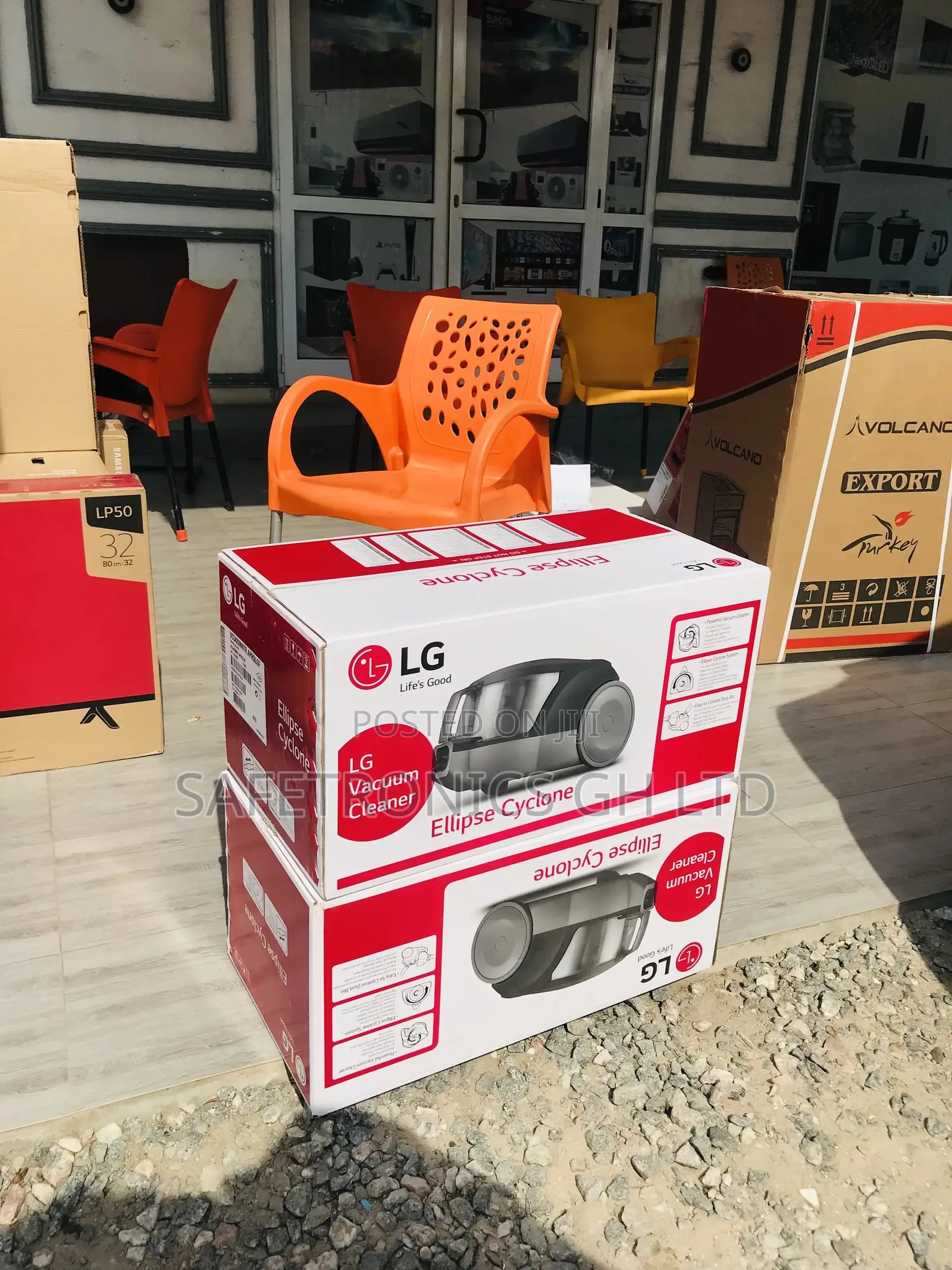 LG Vacuum Cleaner 20 Liters Black/Red VC5420NNTR 2000W