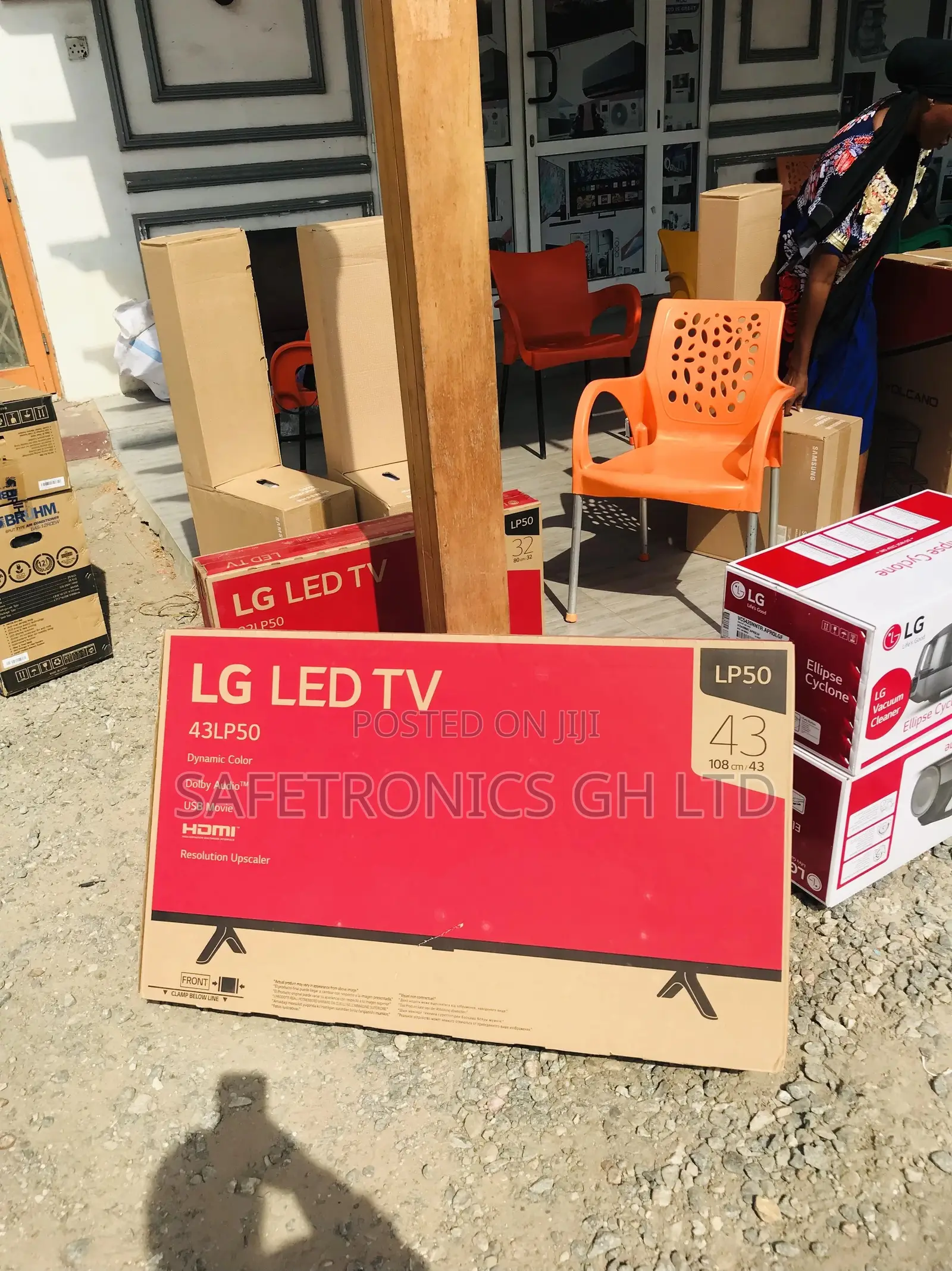 Glossy Led LP50 Electric 43 Inches Smart Black LG Tv