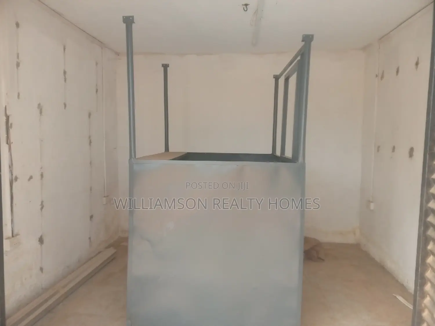 Road Side Store/Shop/Office Space/Showroom 4rent,Spintex