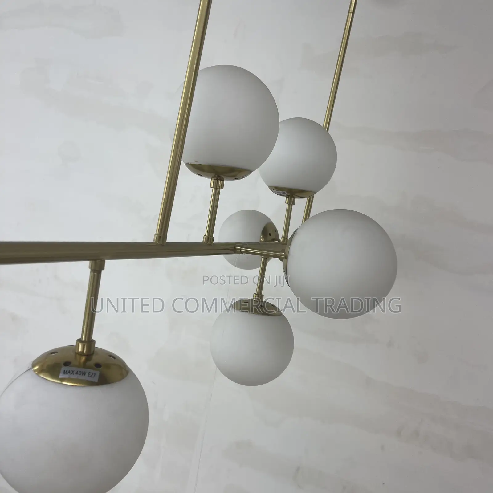 Chandelier (1030)