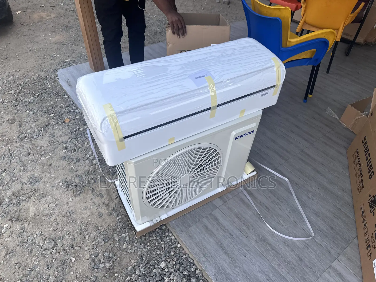 Extremely Cool Air Flow Split R410 Gas 2hp Samsung AC