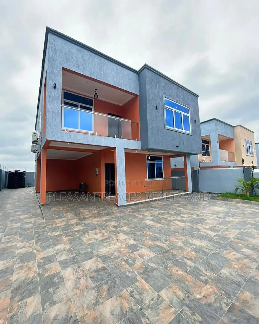 4bdrm Duplex in Pleasantplaces, Oyarifa for rent