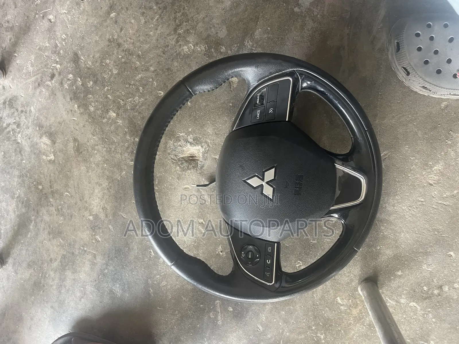 Mitsubishi Outlander Steering Wheel Airbag