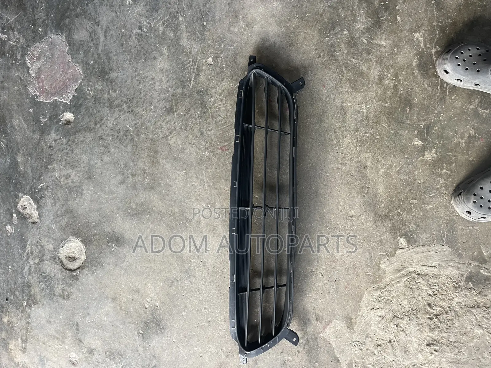 Hyundai Accent Down Grill Shell 2011 2012 2013 2014 2015
