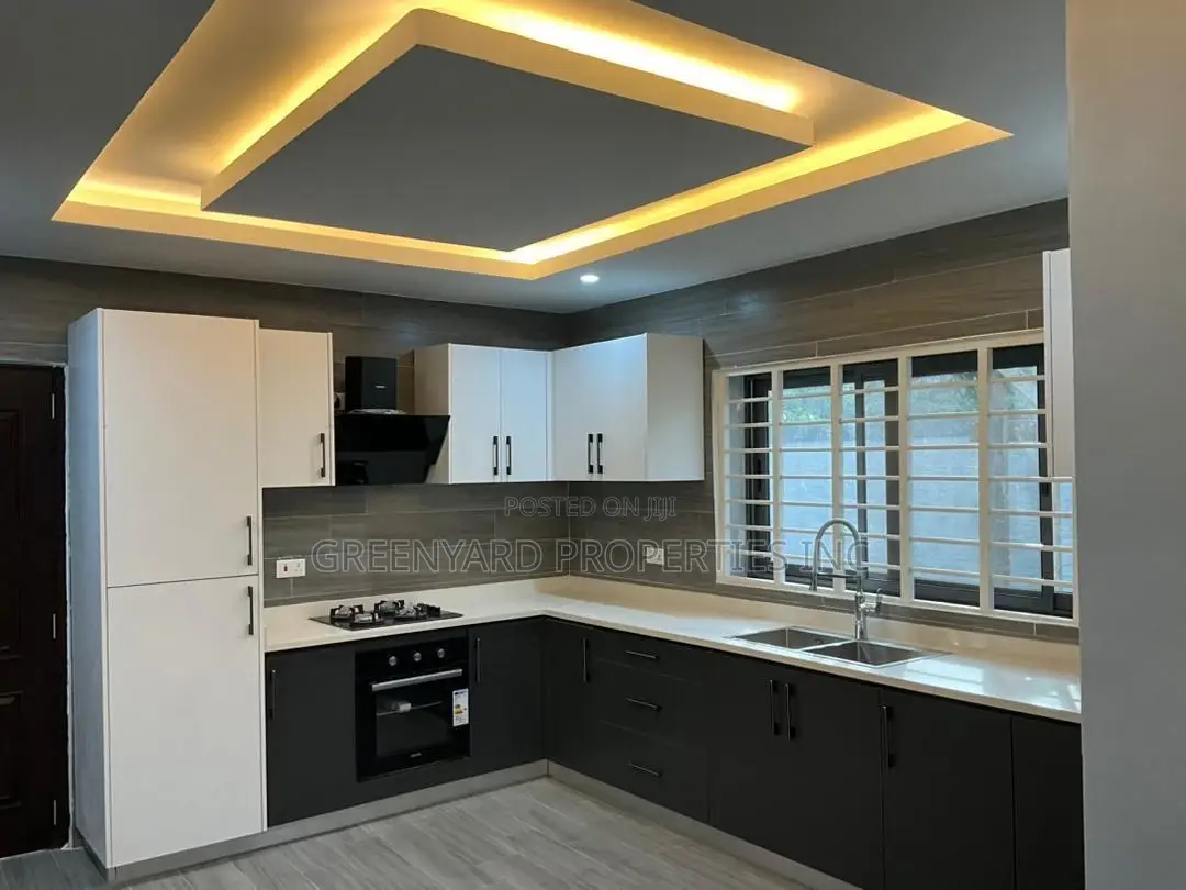 4bdrm House in Acp, Kwabenya for sale