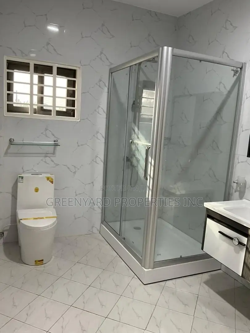 4bdrm House in Acp, Kwabenya for sale