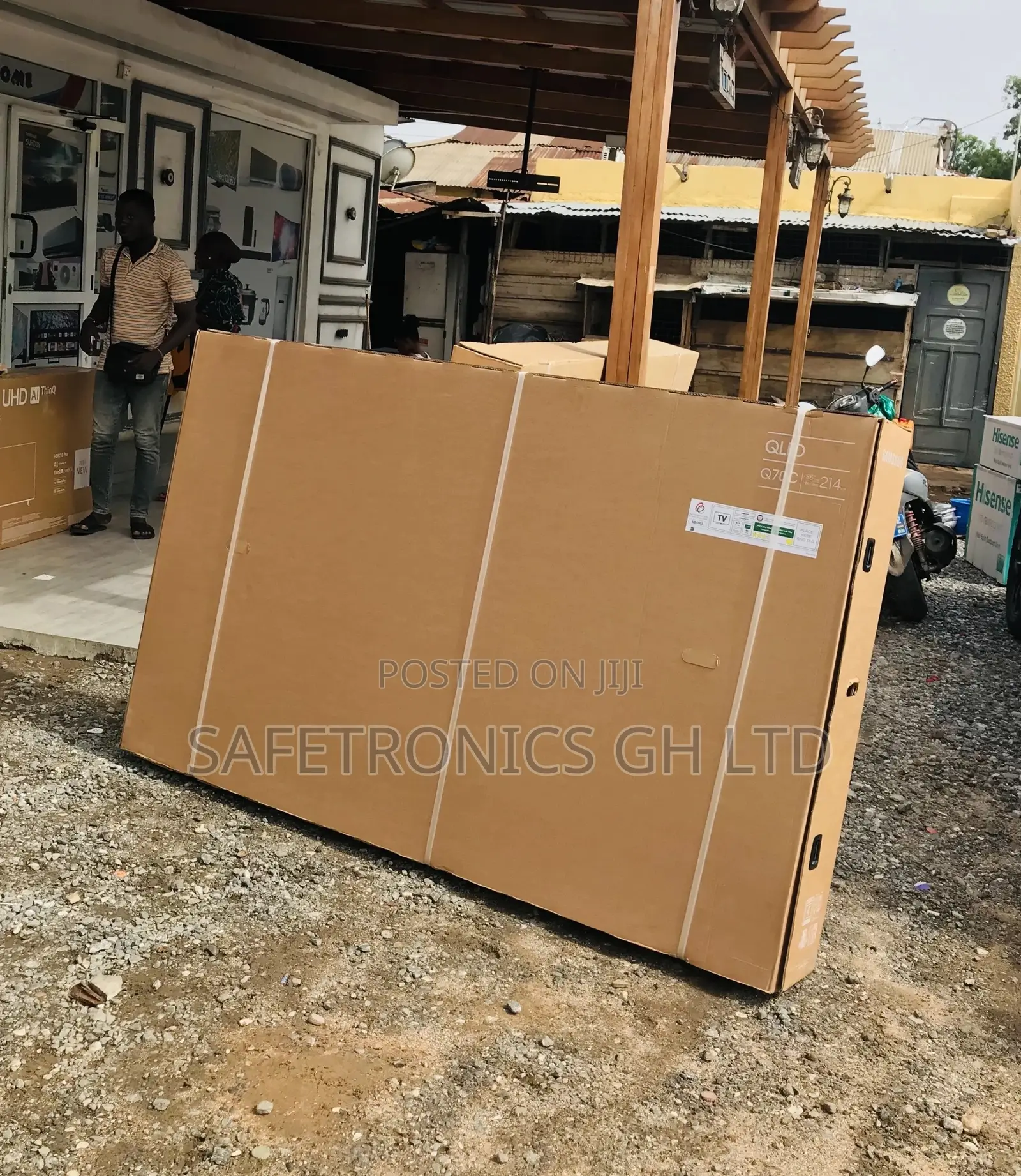 Qle 85 Inches Black Smart Electric Glossy Q70c Samsung Tv