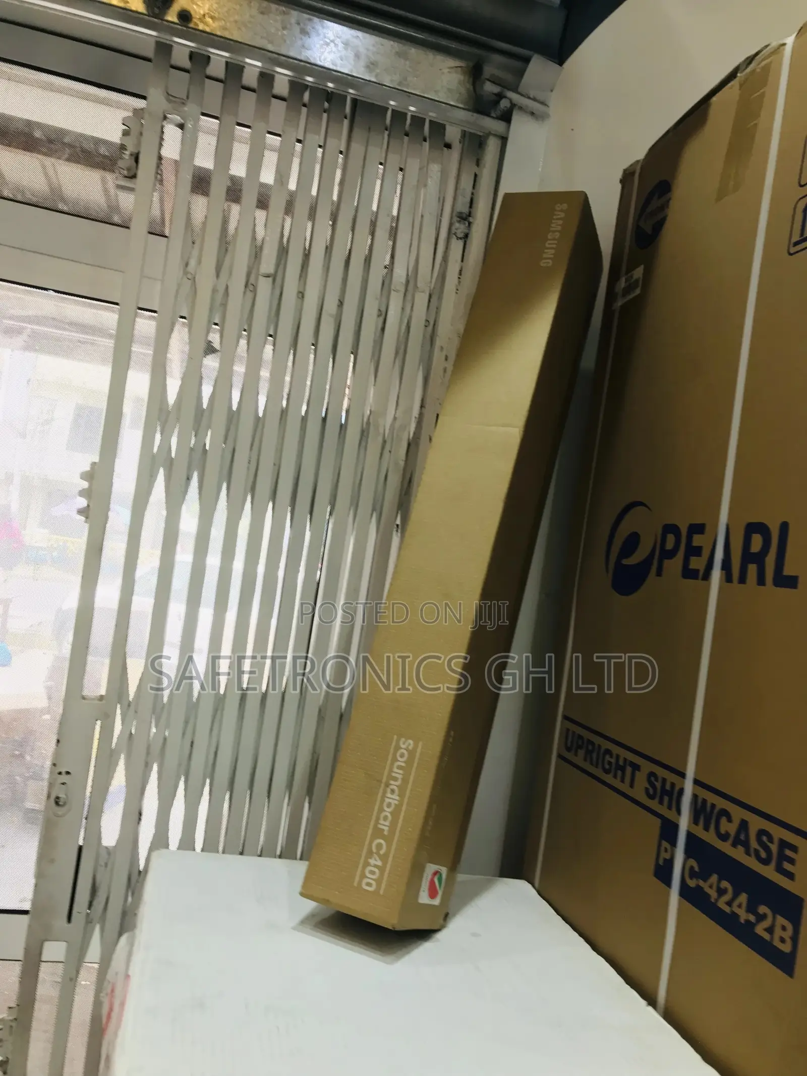 Black Samsung Electric Wireless C400 Bluetooth Soundbar