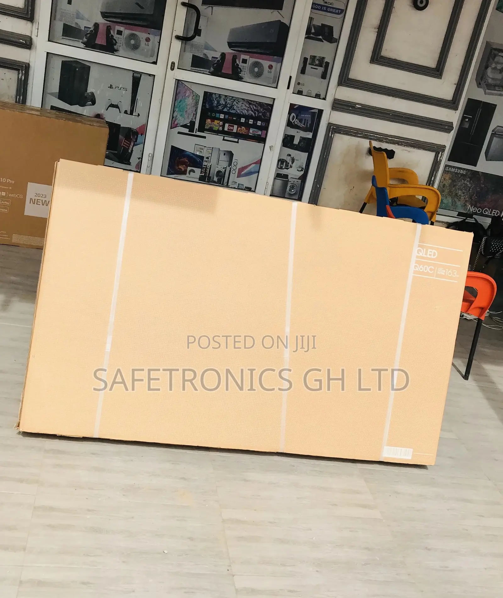 Glossy Qled Black Electric 65 Inches Samsung Smart Q60C