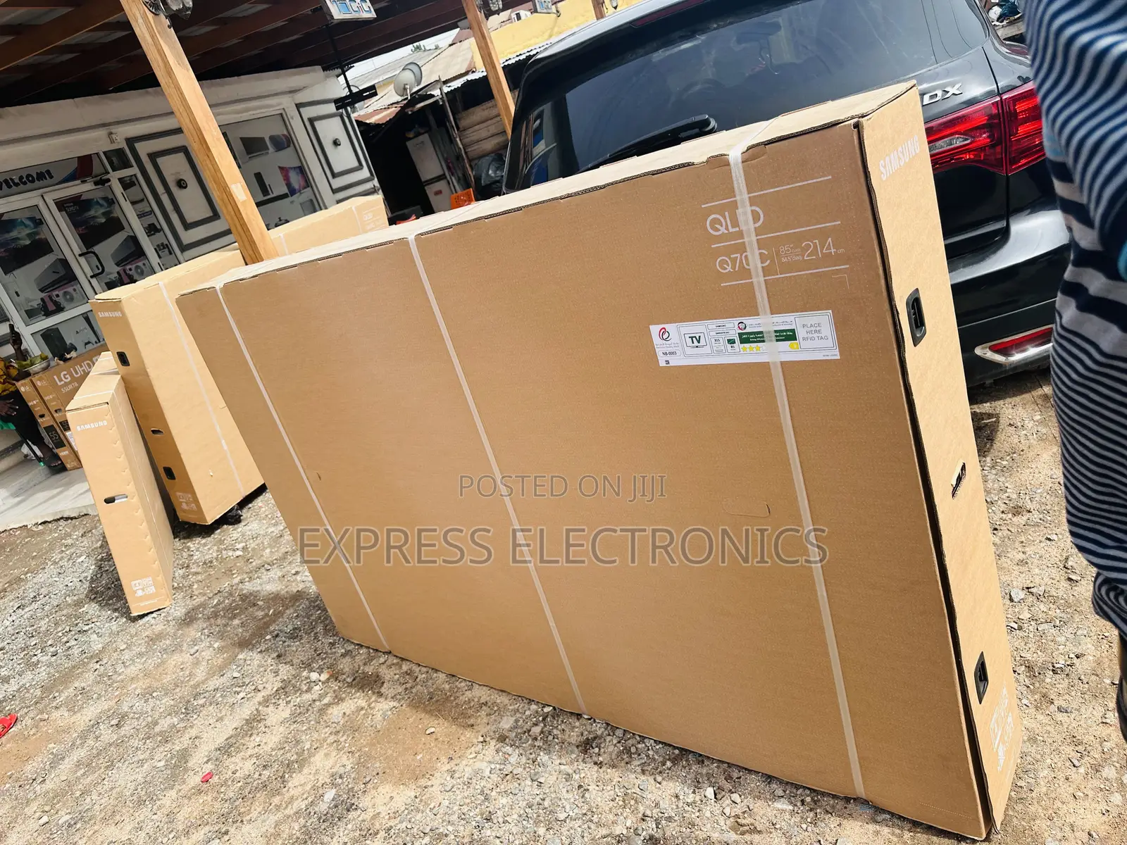 Grab Your Favorite  QLED UHD Smart Samsung 85”Q60