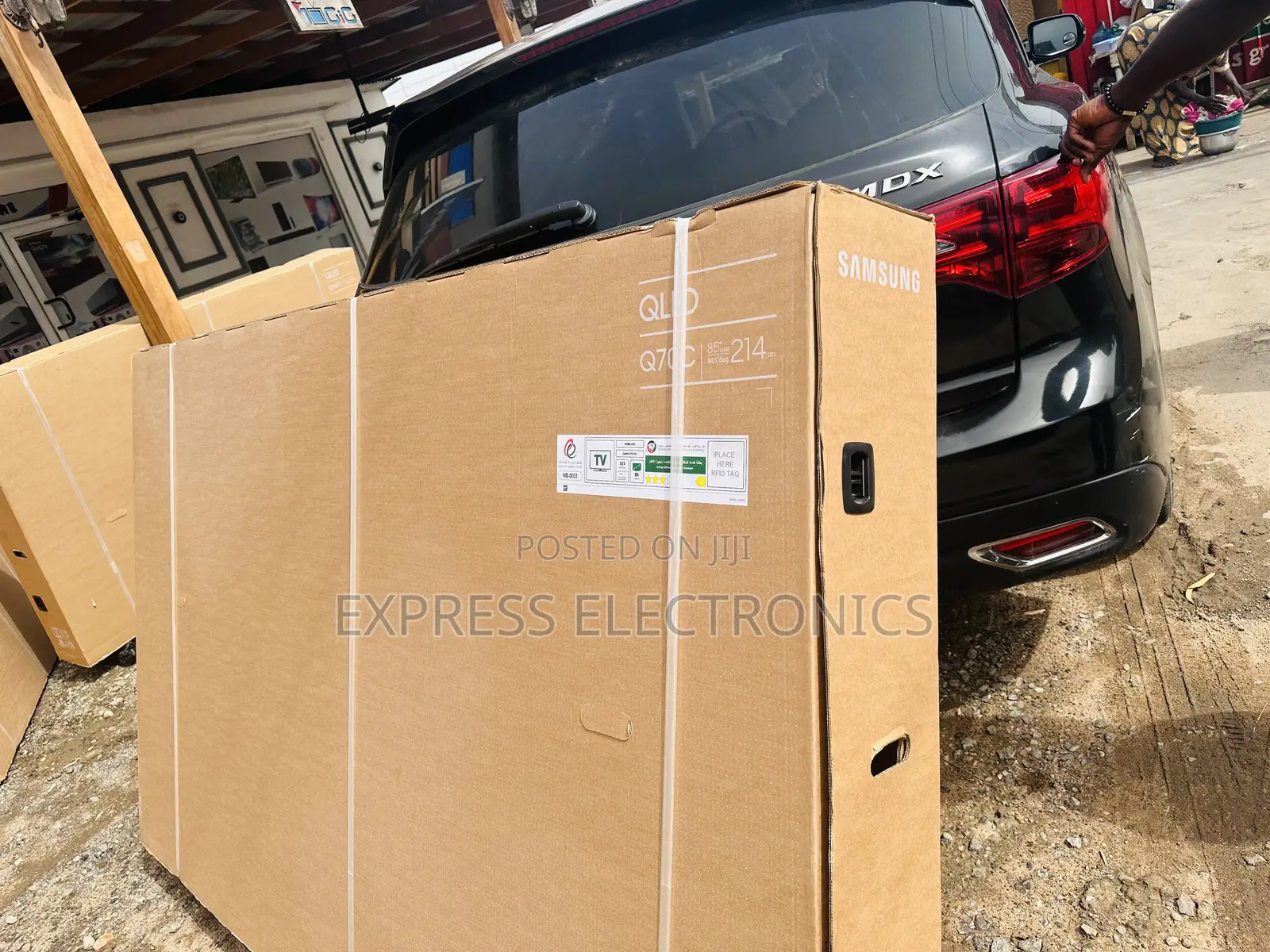 Samsung QLED 85”Q70C Slim Tv Glossy