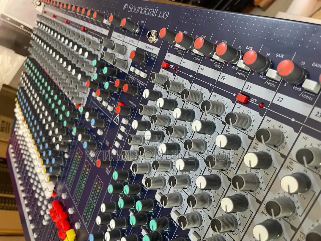 Soundcraft LX9 24channels Analog Mixer