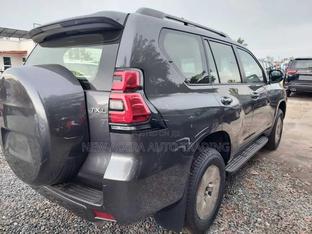 New Toyota Land Cruiser Prado 2022 Gray