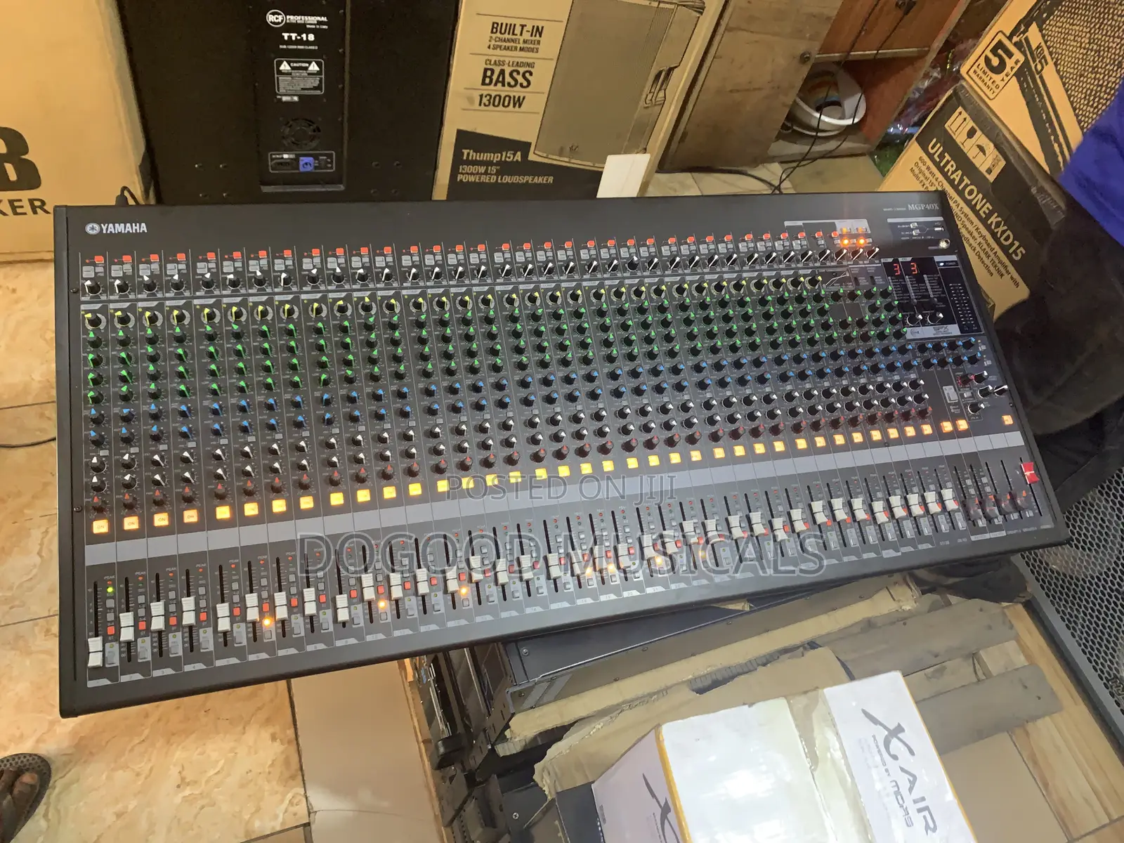 YAMAHA MGP-40X 40channel Live Mixer