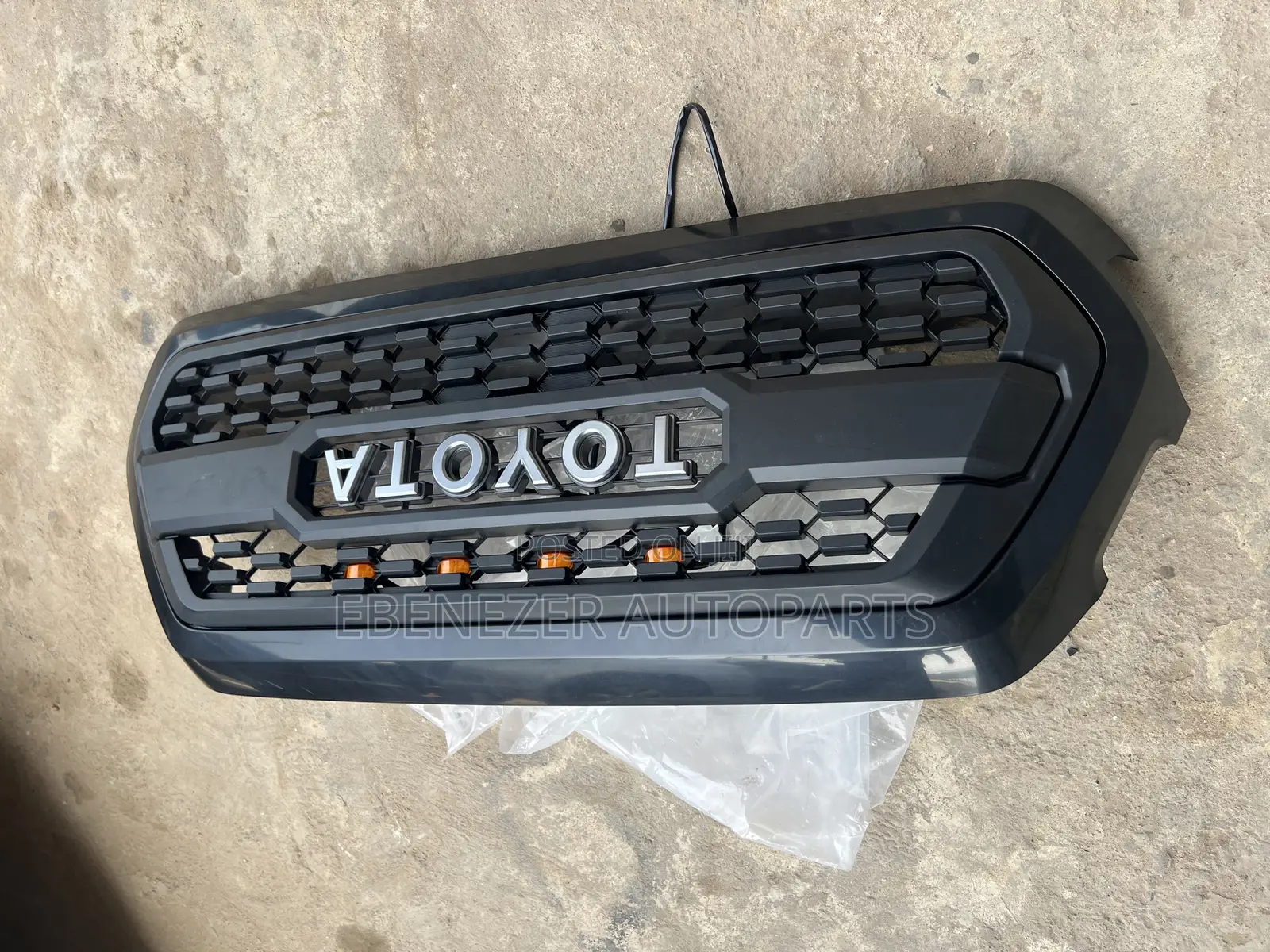 Toyota Tacoma 2018 - 2022 Front Sports Grille