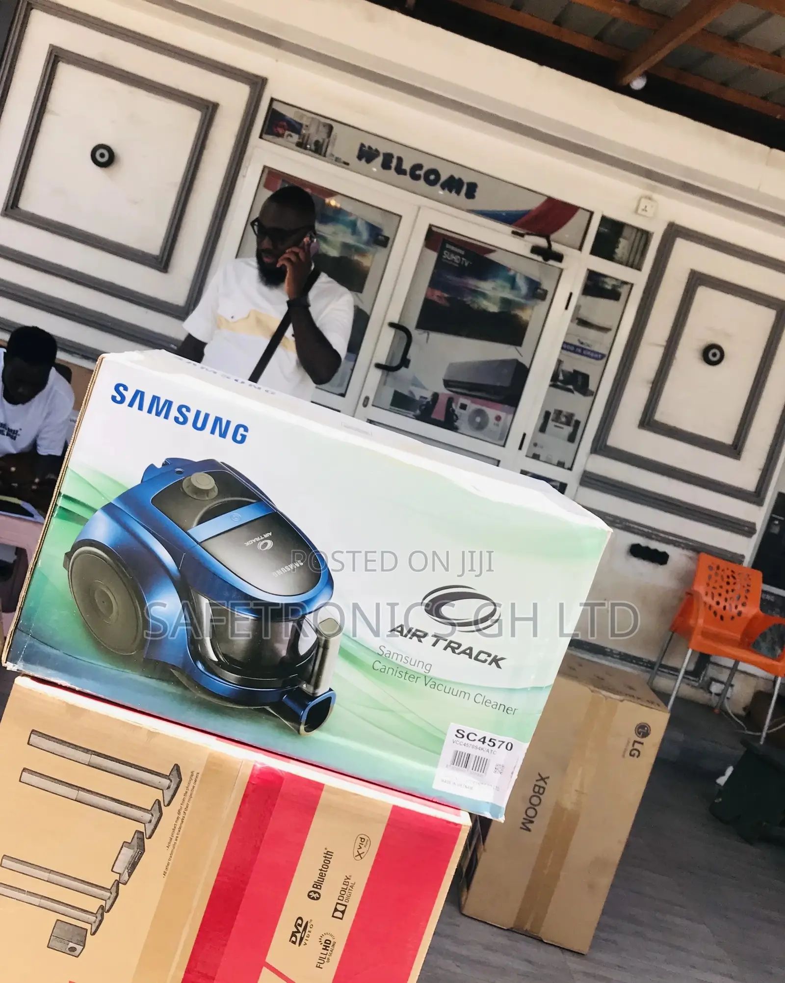Purchase Electric Blue/Black Vacuum Cleaner Samsung