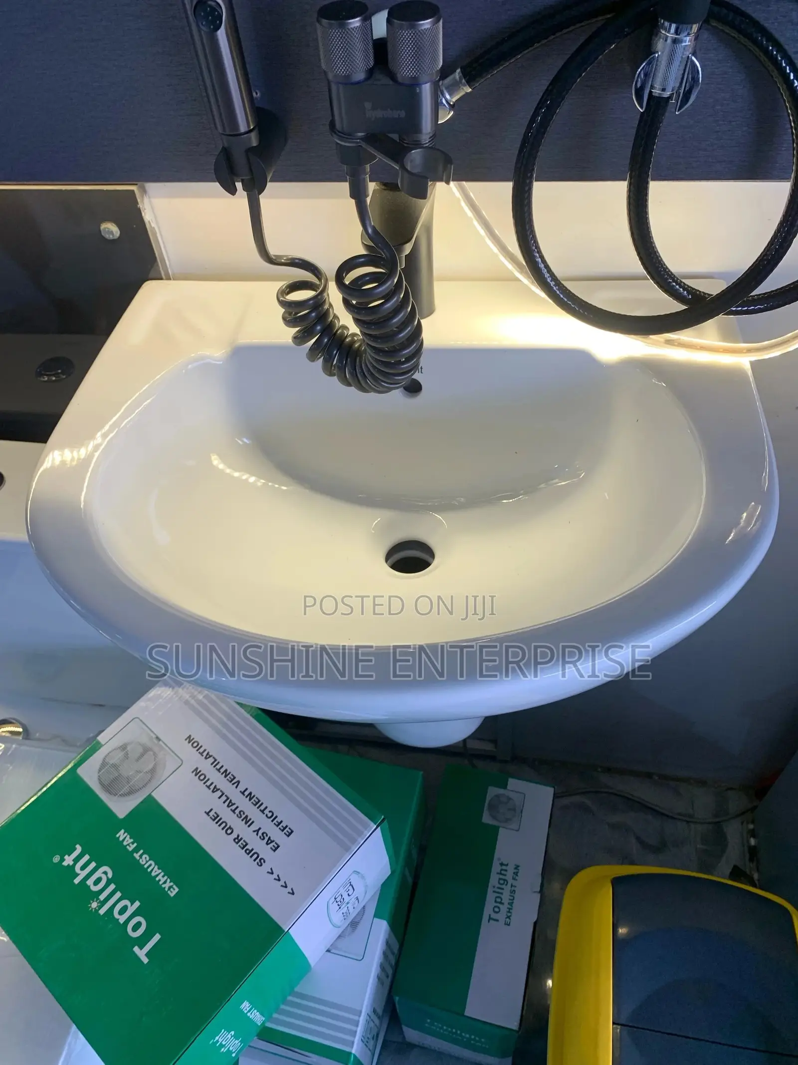 Orient Hanging Basin