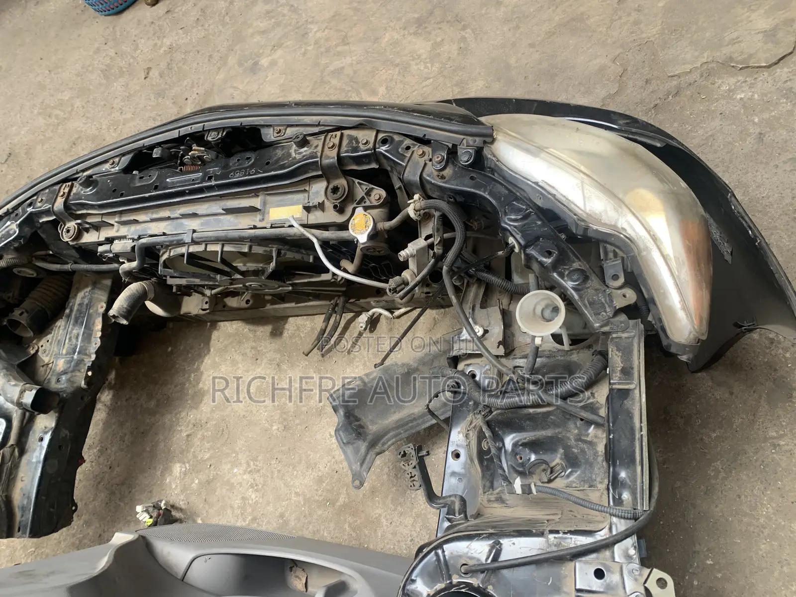 Toyota Corolla 2009-2013 Front Cut
