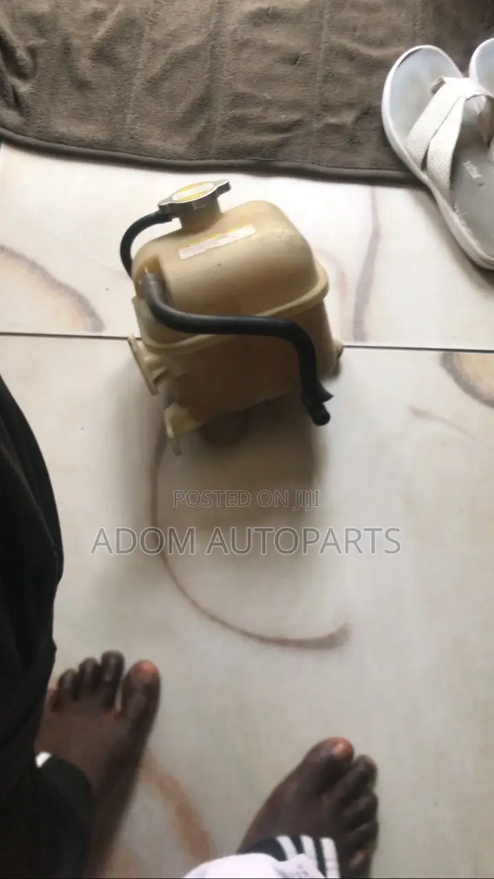 Hyundai Tucson Water Reservoir Coolant 2006 2007 2008