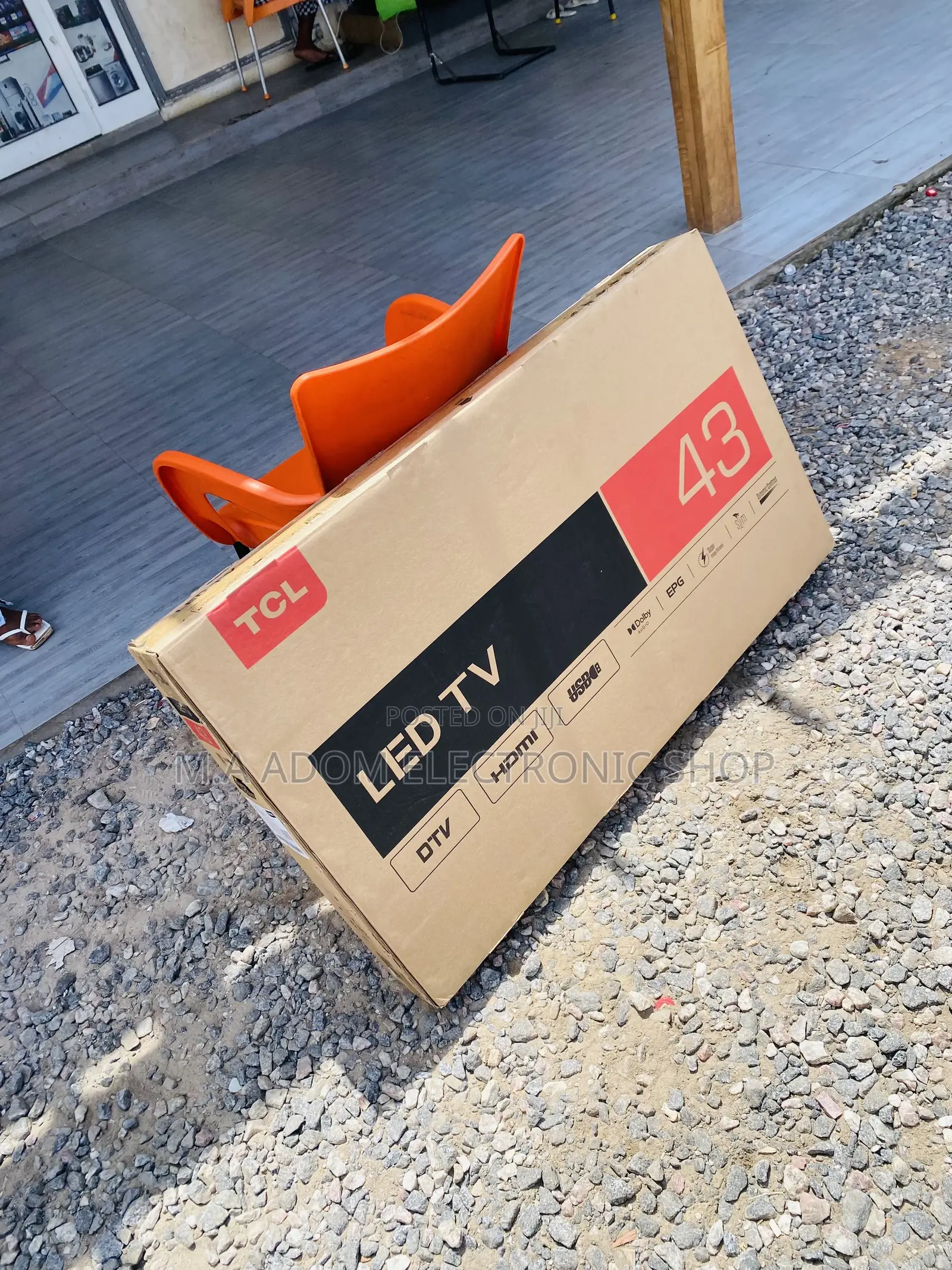 Classic Design TCL 43d3200 43 Inch Full HD Led Tv.